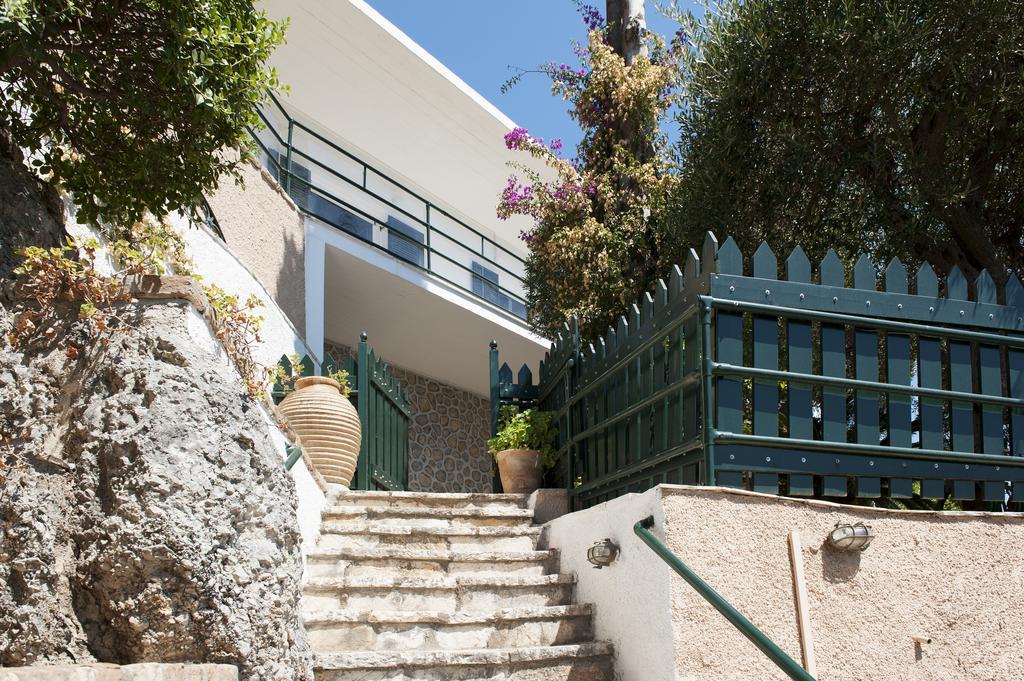 Thalia's House *